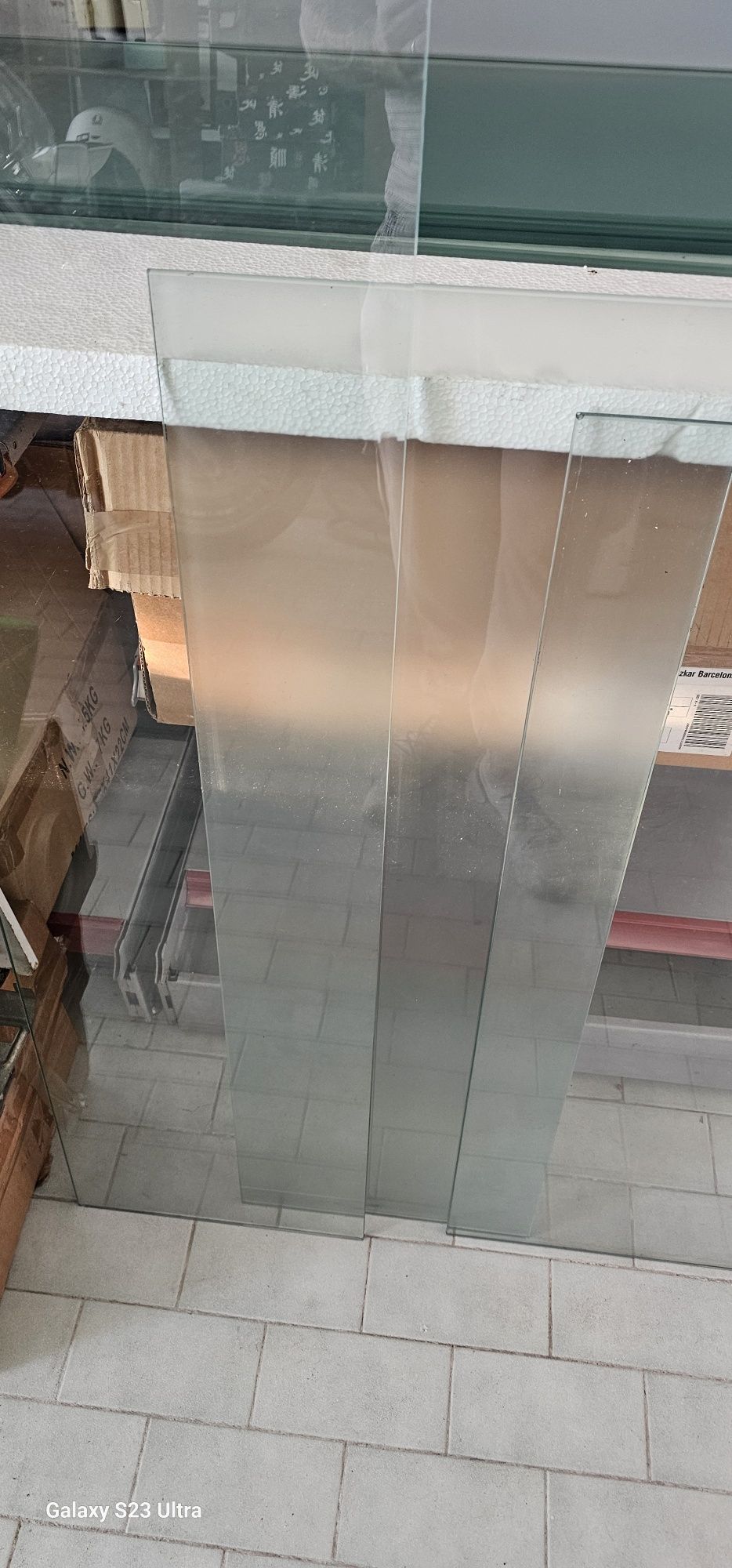 Vidros com cerca 1m