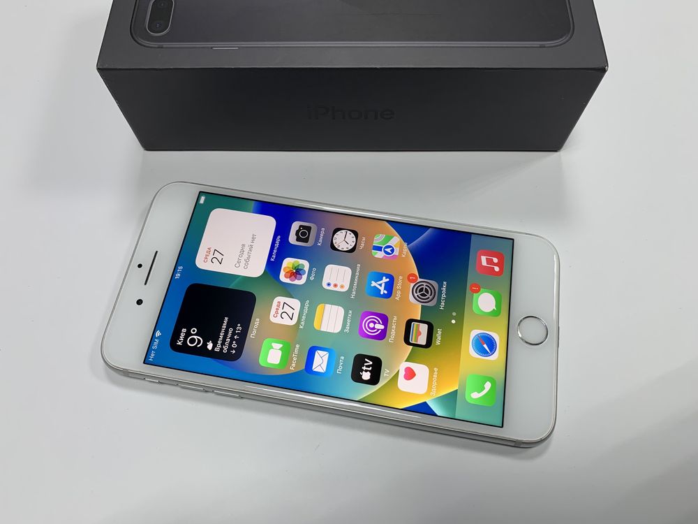 Айфон / iPhone 8 Plus 64GB (Silver) Neverlock. Идеал