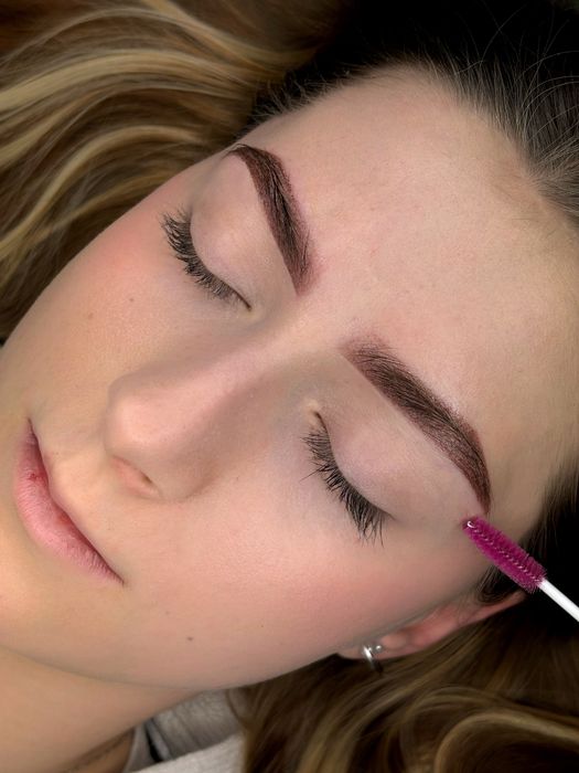 Makijaż PERMANENTNY brwi