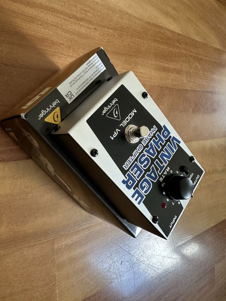 Pedal guitarra Behringer Vintage Phaser (clone do EHX Small Stone)