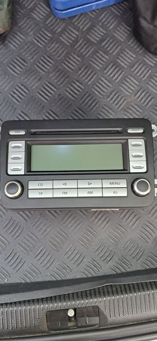 Магнітола vw у справному стані.