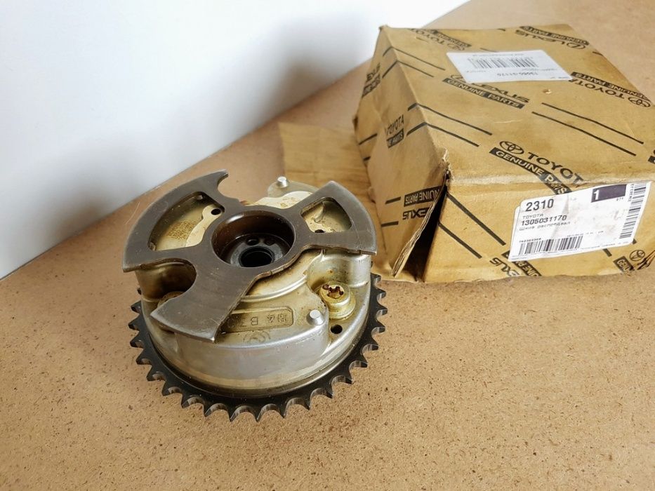 Шкив, звёздочка-шестерня распредвала TOYOTA 13050-31040
