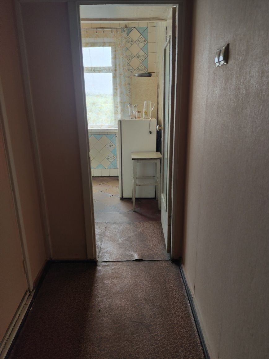 Продам 4 кв. ул. Валентиновская (Блюхера), д.64 этаж 7/9 под ремонт.