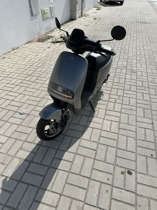 Scooter Moto electrica eletra