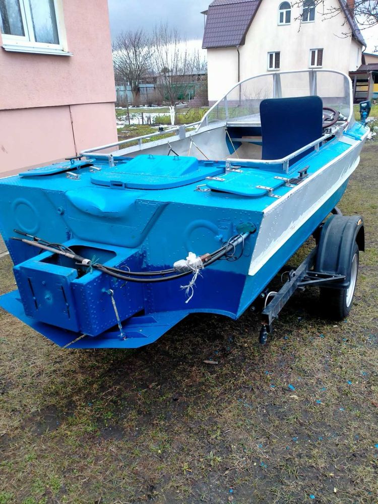 Лодка моторна СМ-399.