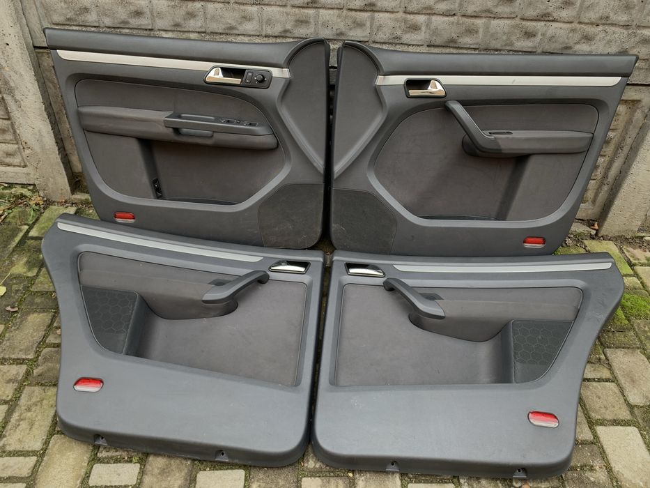 Дверні карти touran 2.0 tdi/патрубки/радіатор/дзеркало/ущільнювач/ЕГР