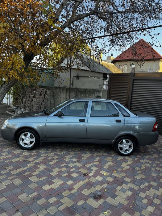 Lada Priora 2011 2170 люкс комплектация
