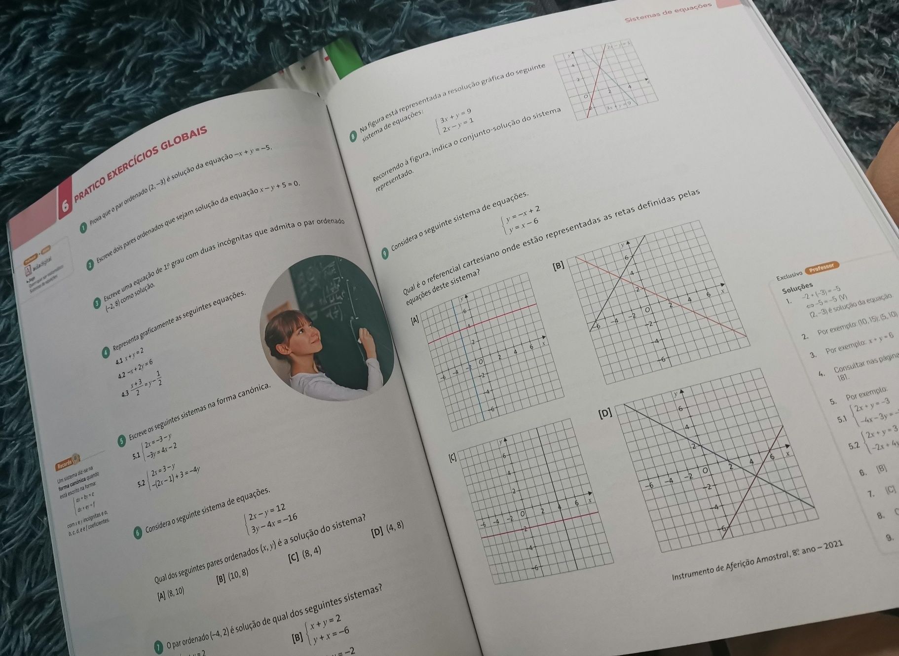 Manual 1 e 2 novos de Matemática 8° ano - Prisma 8