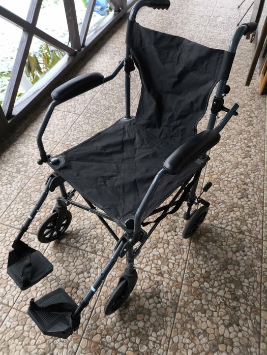 Wózek inwalidzki składany