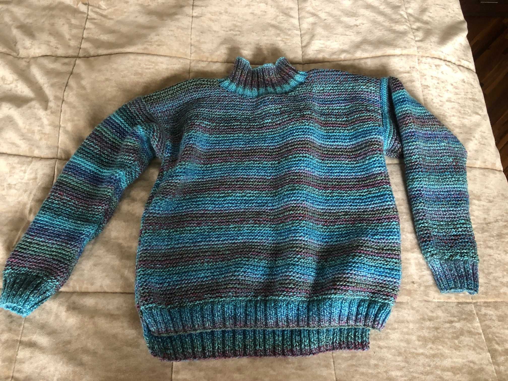 Sweter ręcznie robiony na drutach