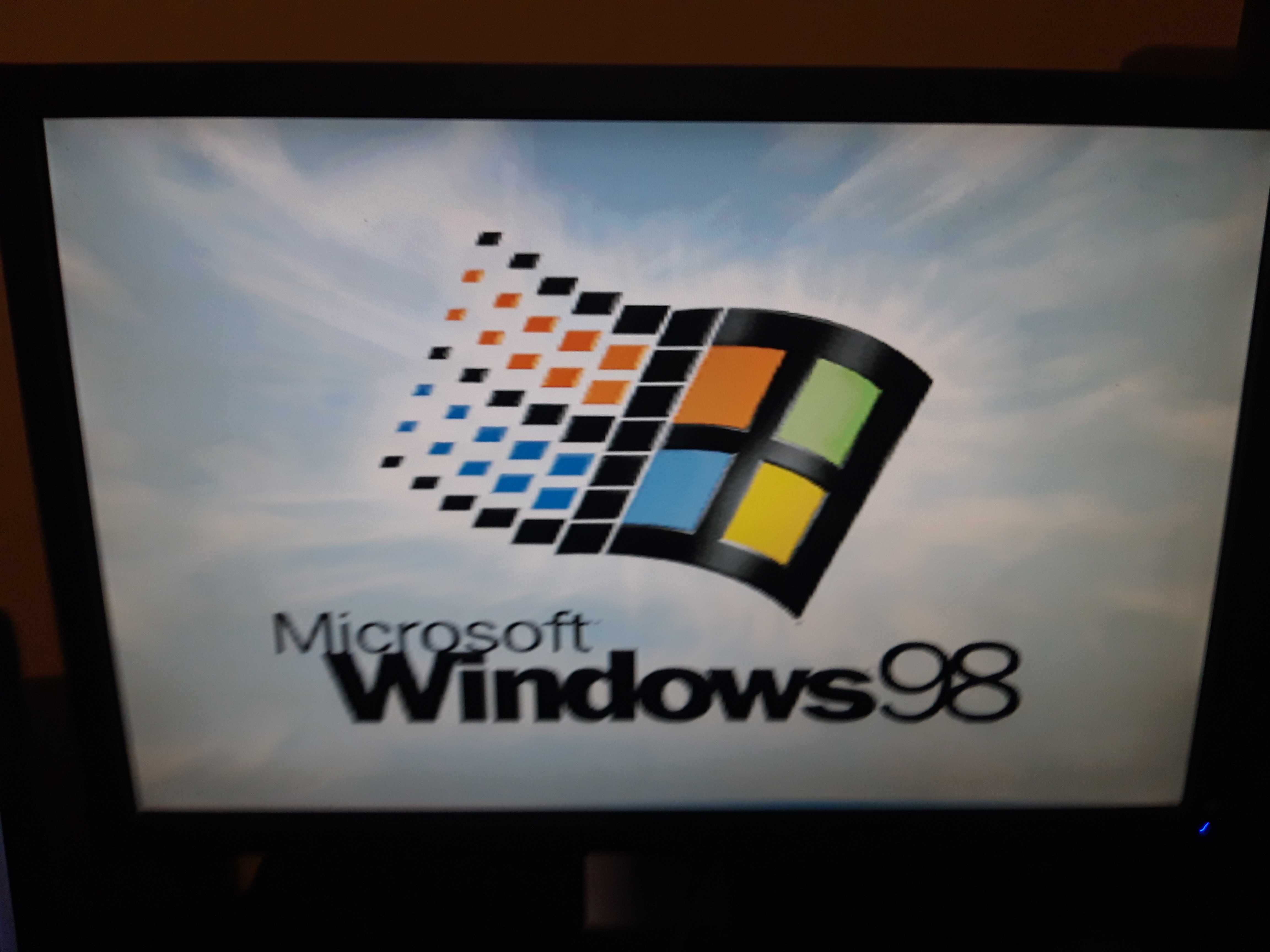 Retro komputer z lat 90, Socket 7, Windows 98, Pentium 90