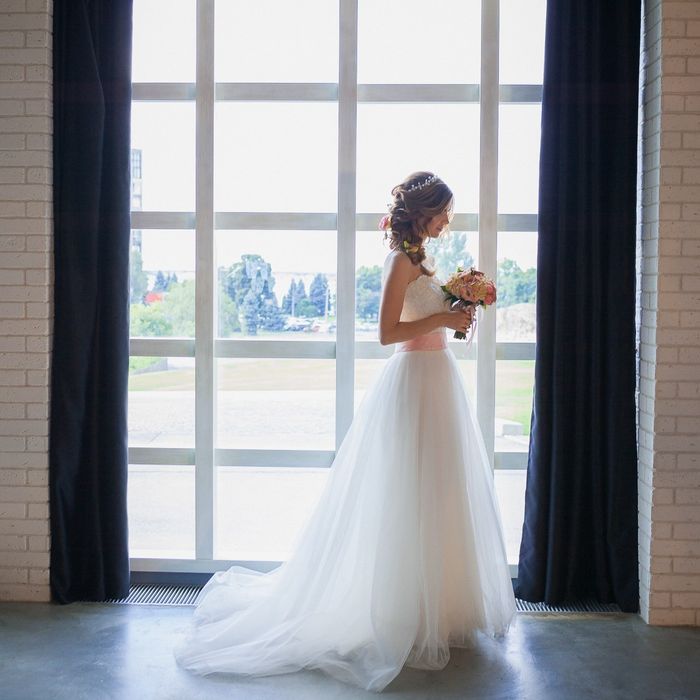 Продам весільну сукню 42-44