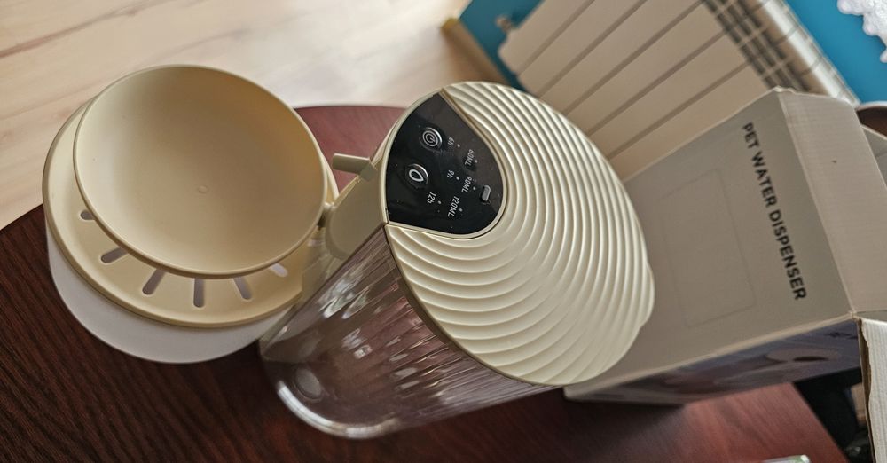 Dyspenser do wody dla zwierzaków