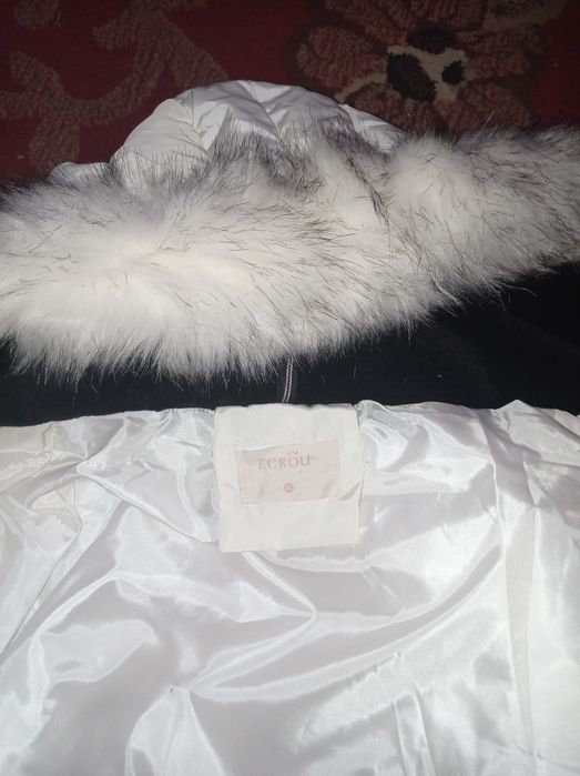 Зимова біла куртка