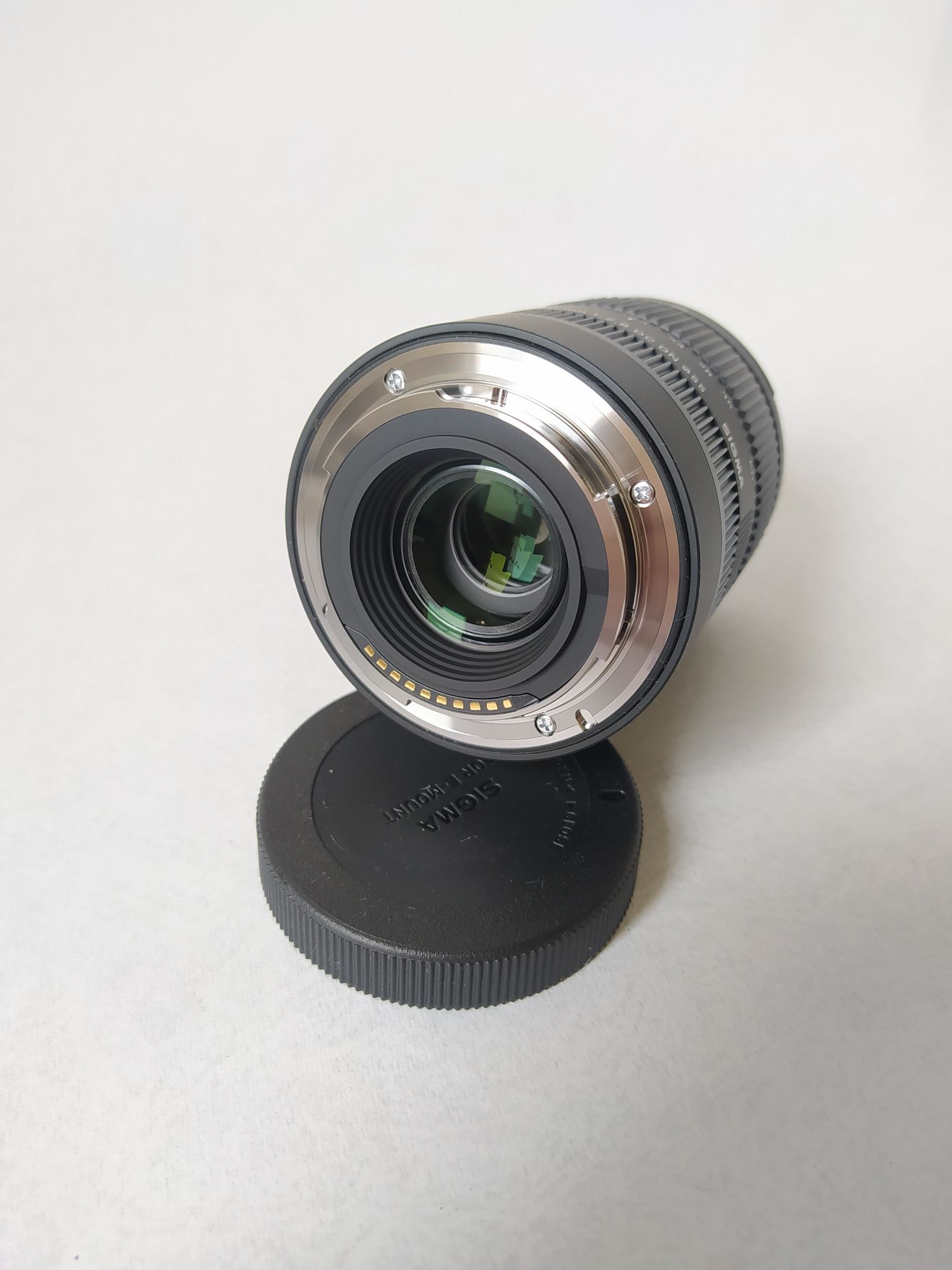 Об'єктив Sigma AF 18-50mm f/2,8 DC DN C (Sony-E)