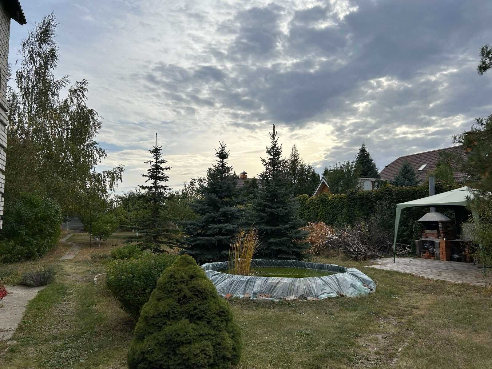 Продам  дом-Краснополье в 2 этажа +12 соток земли, по разумной цене!