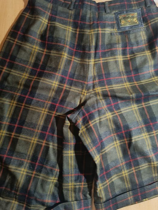 Класичні вовняні шорти р.40