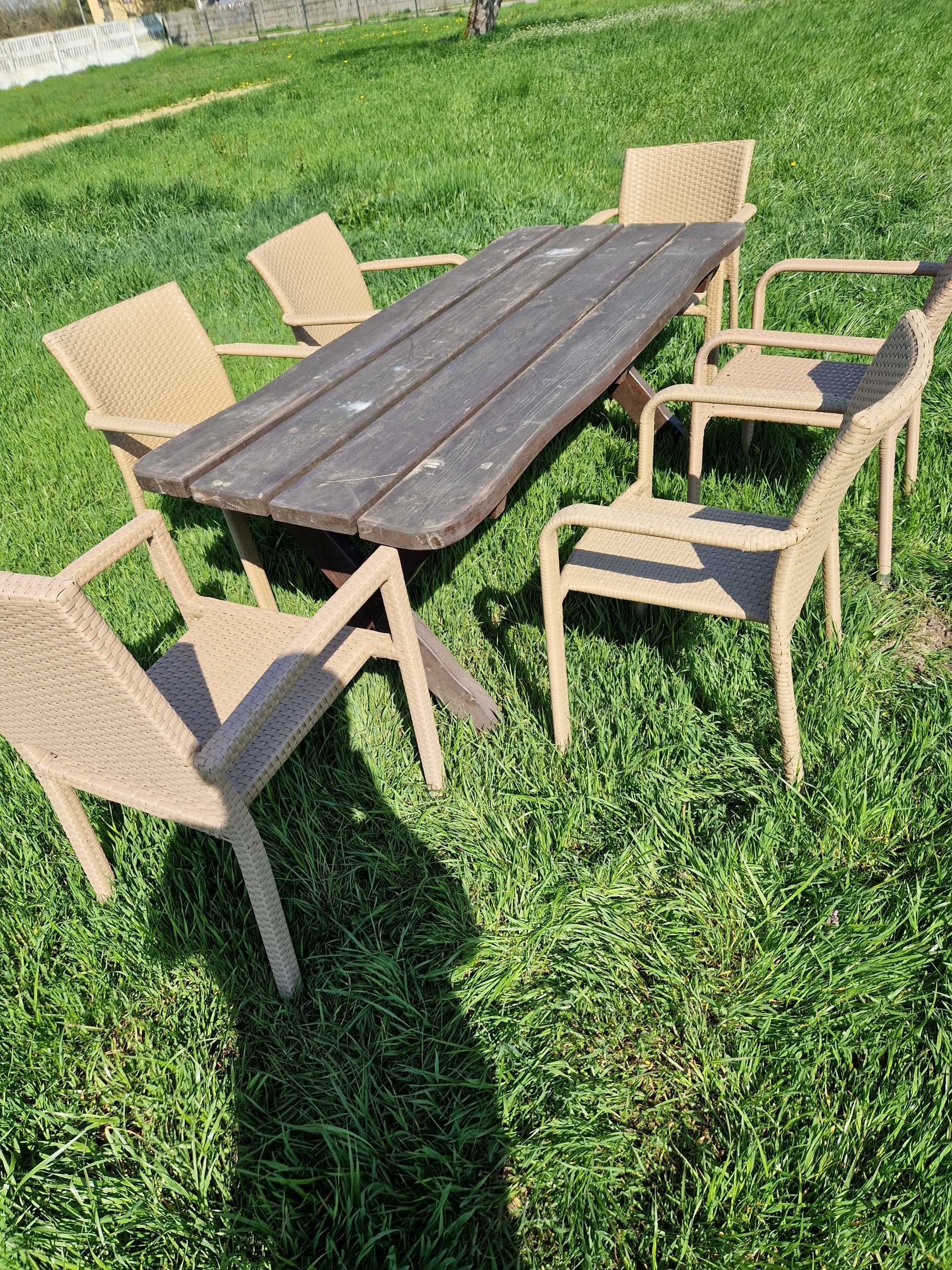 Zestaw ogrodowy drewniany stół i krzesła ratan