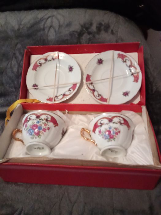 Conj de chávenas antigas.