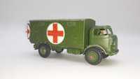 Brinquedo antigo ambulância Dinky Toys