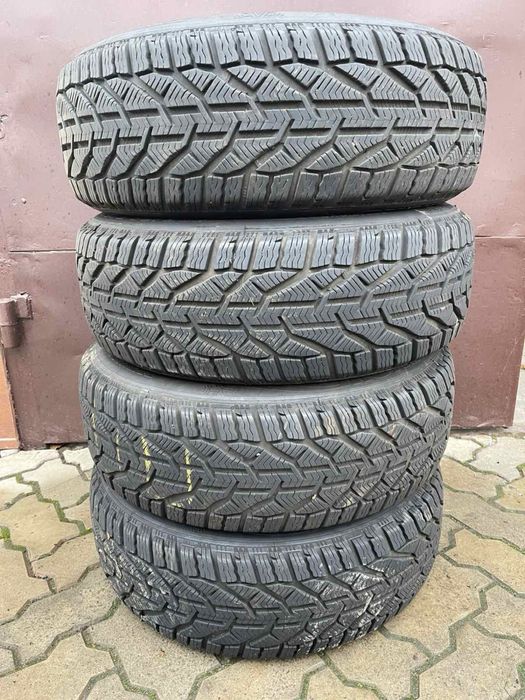 Зимова резина 215/60/R16 2023 року