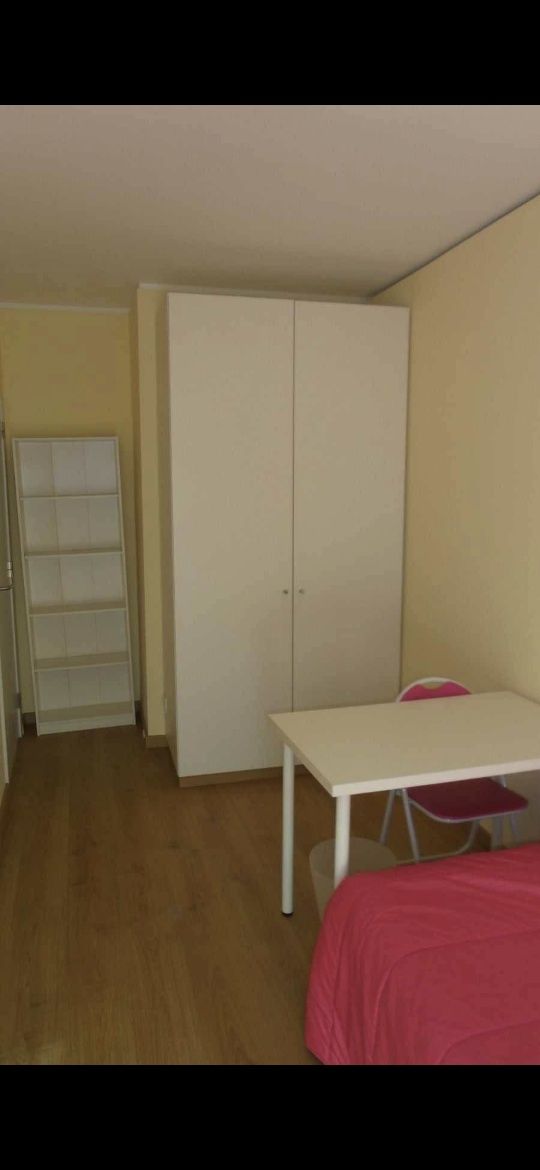Alugo quarto no centro de Leiria (Av Marquês Pombal)