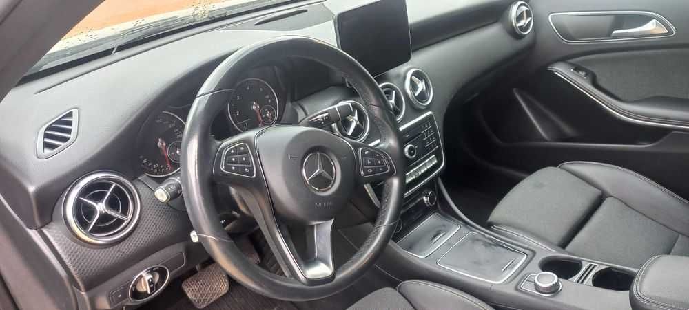 Mercedes A180 d Automático e com garantia