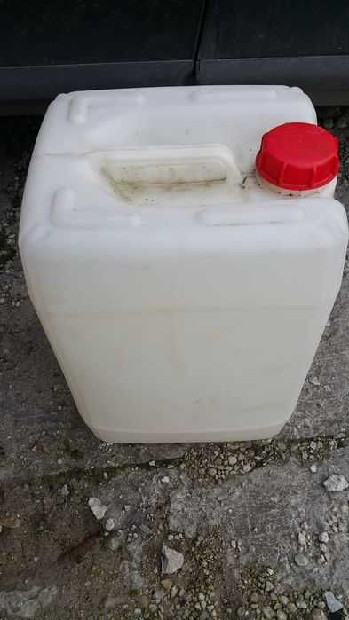 Karnistry, bańki, pojemniki