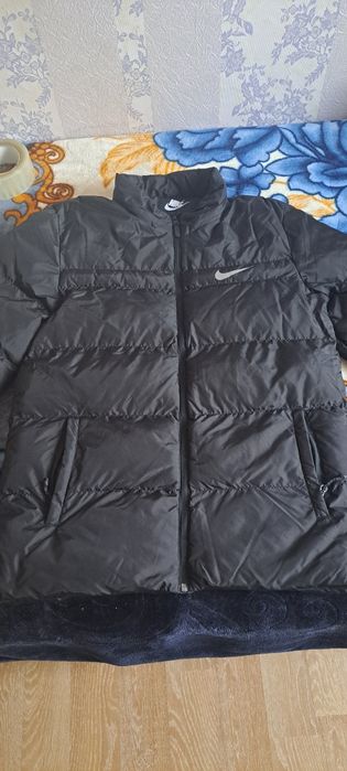 Зимова куртка Nike