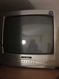 Маленький телевизор, Сатурн. С родной подставкой.