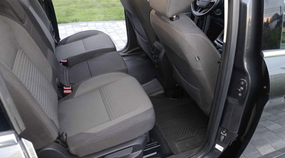 2016 Ford Grand C Max
