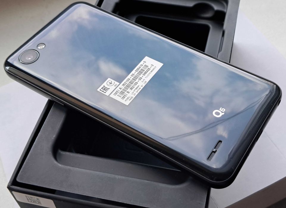 Смартфон LG Q6 (M700AN) 3/32GB DUAL SIM