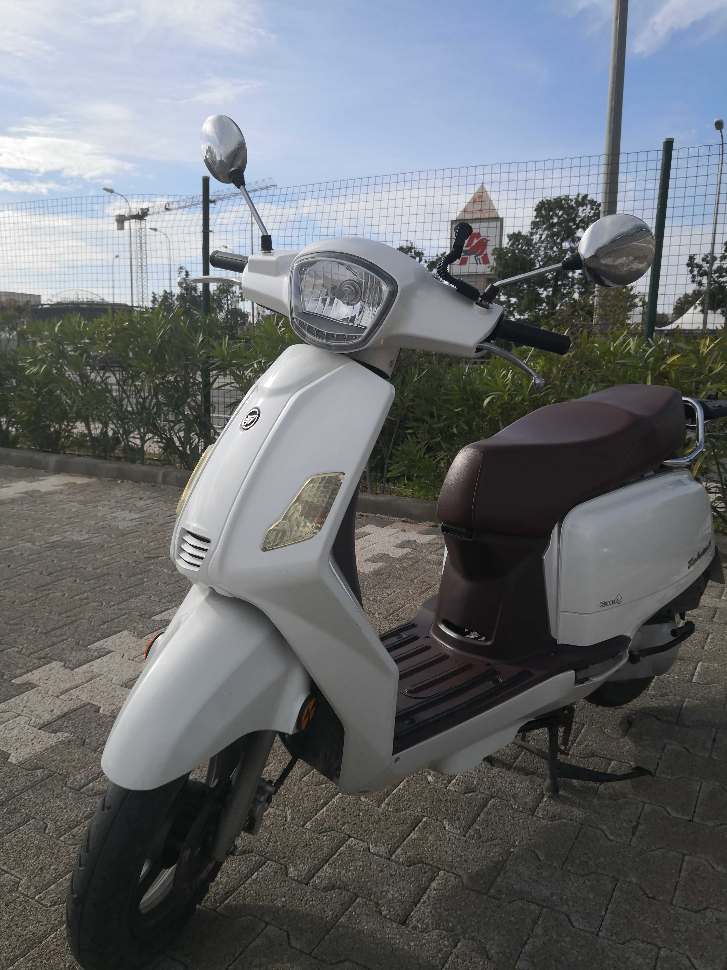 Scooter 50cc 4 tempos Euro4