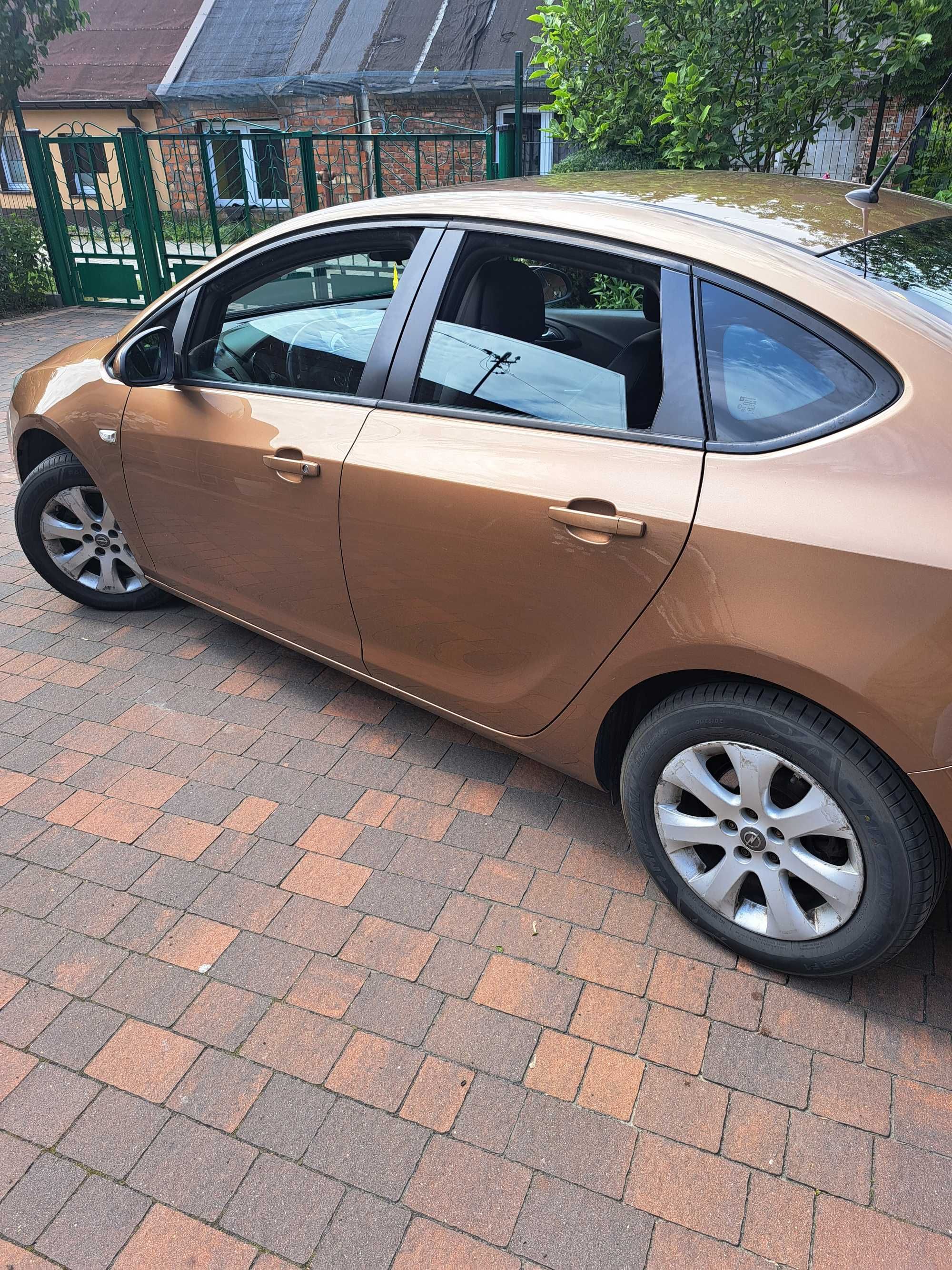 Sprzedam opel astra 2016