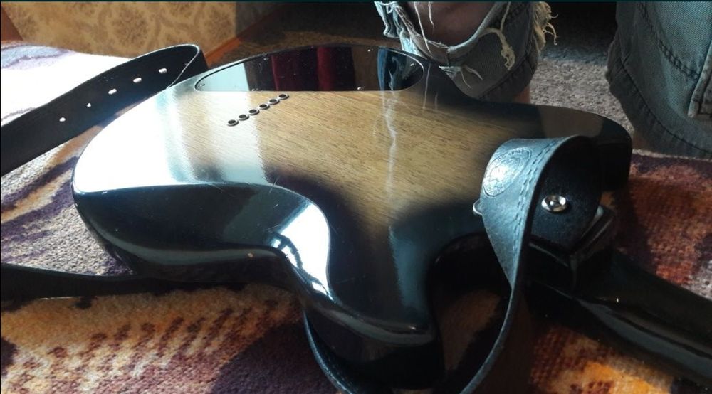 Електрогітара JOLANA SUPERSTAR Звук накрутити можна i Gibson i Fender