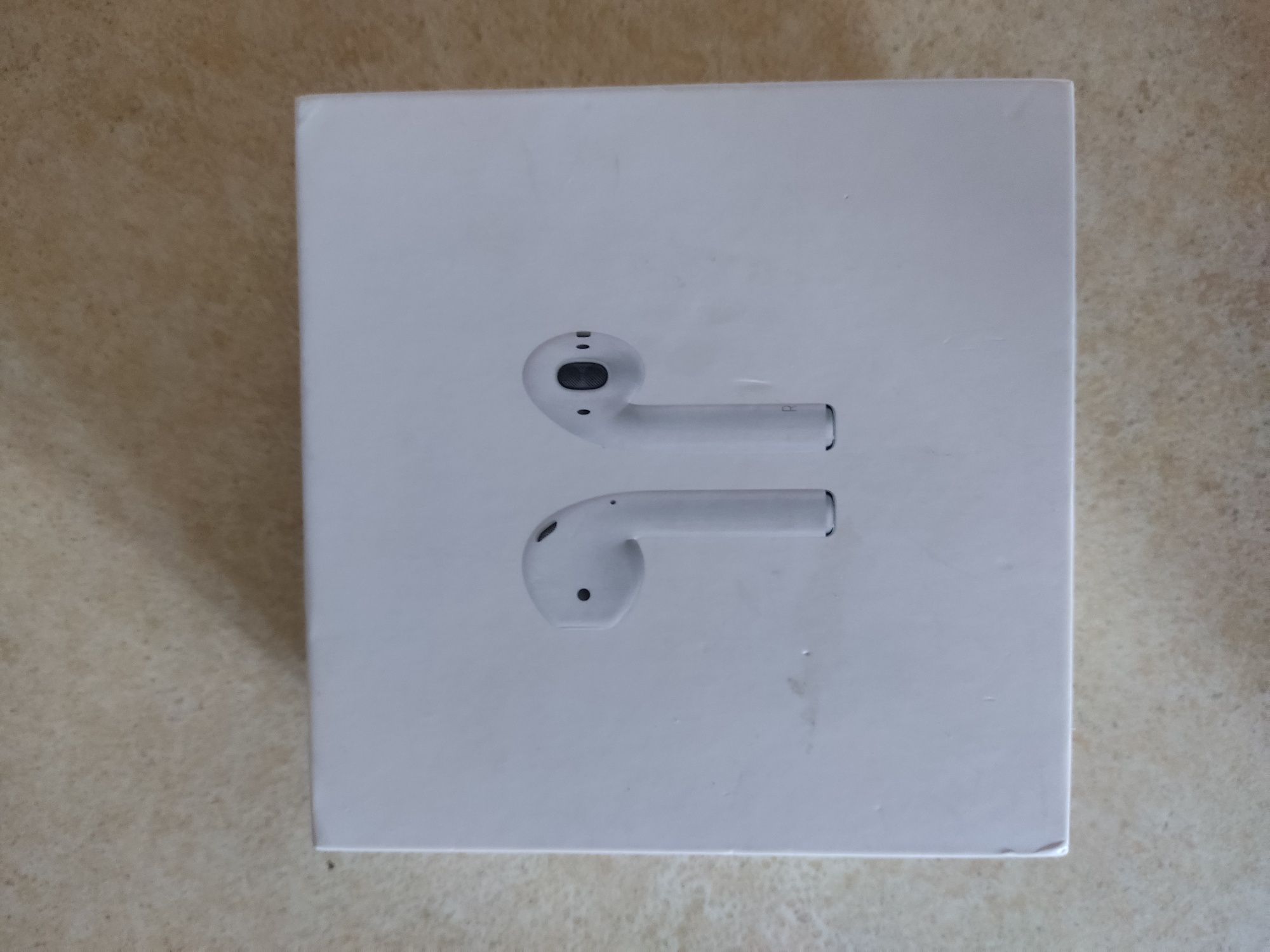 Продам коробку від AirPods Apple