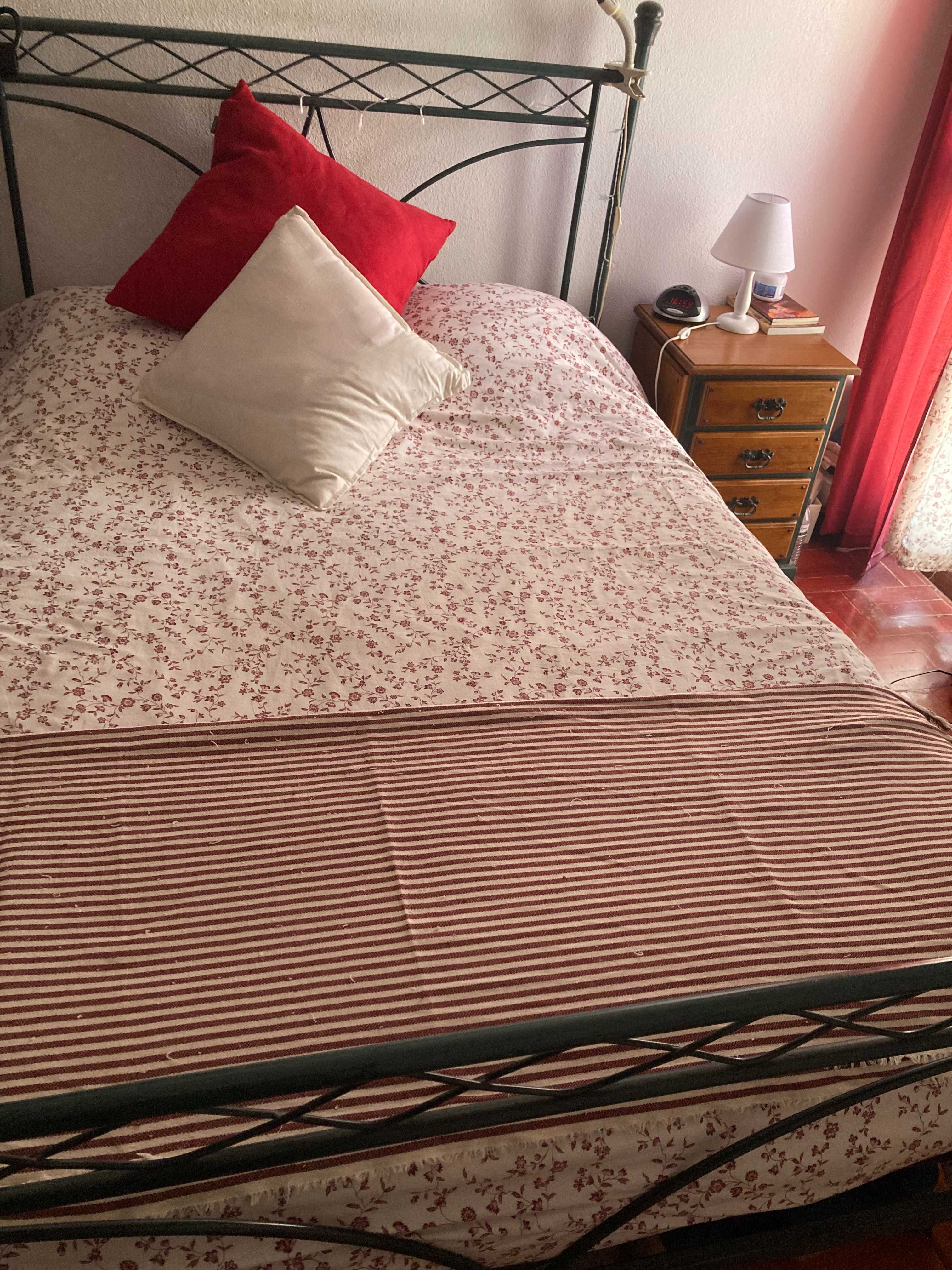 Mobília de quarto em excelente estado e muito bonita