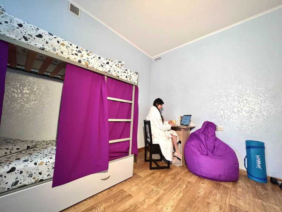 Место в комнате для ВПО, правый берег Киев! Без залога!