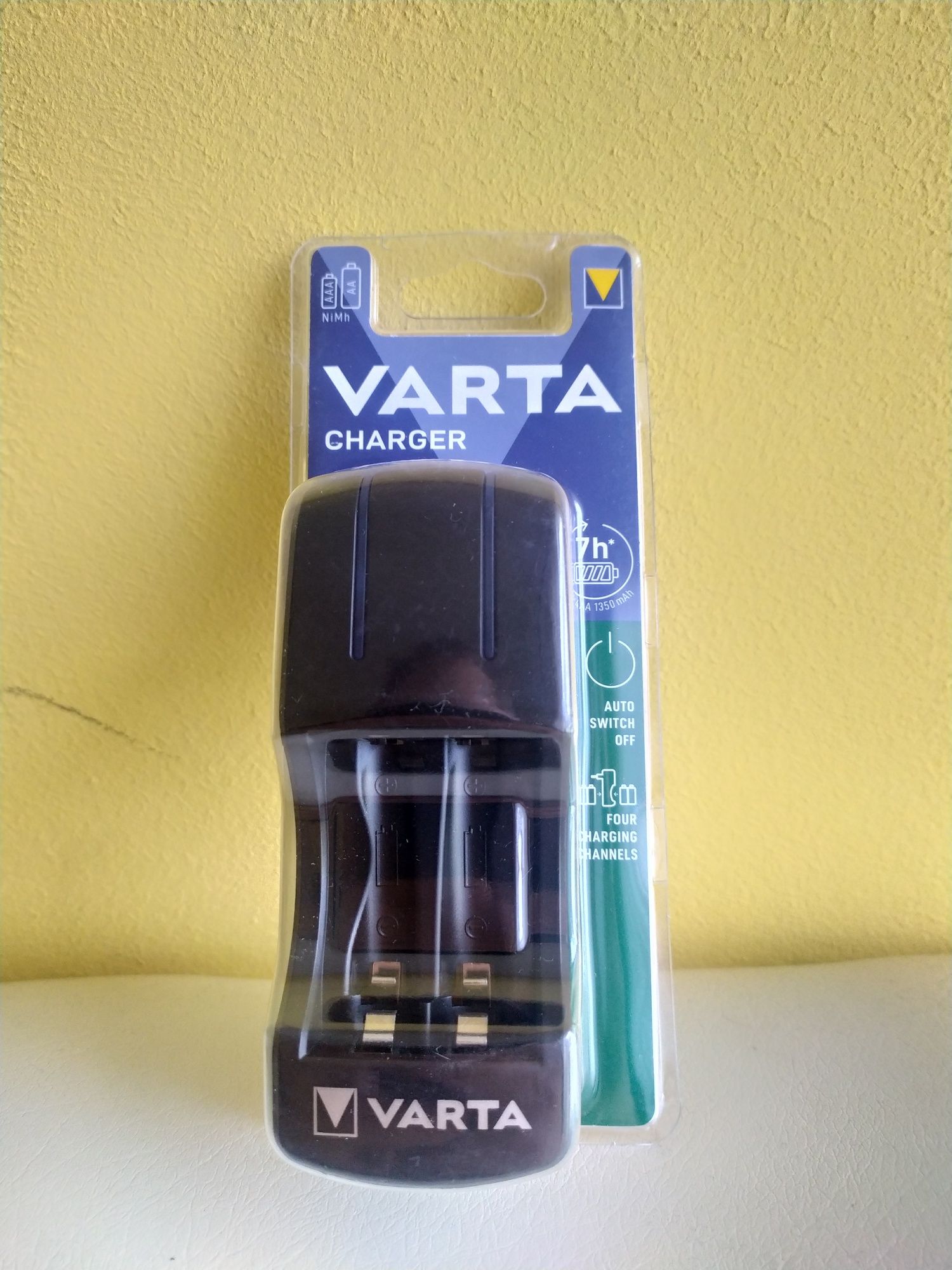 це портативний зарядний пристрій від компанії Varta