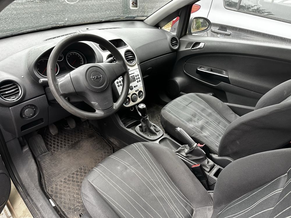 Uszkodzony opel corsa 1.3CDTI 2007