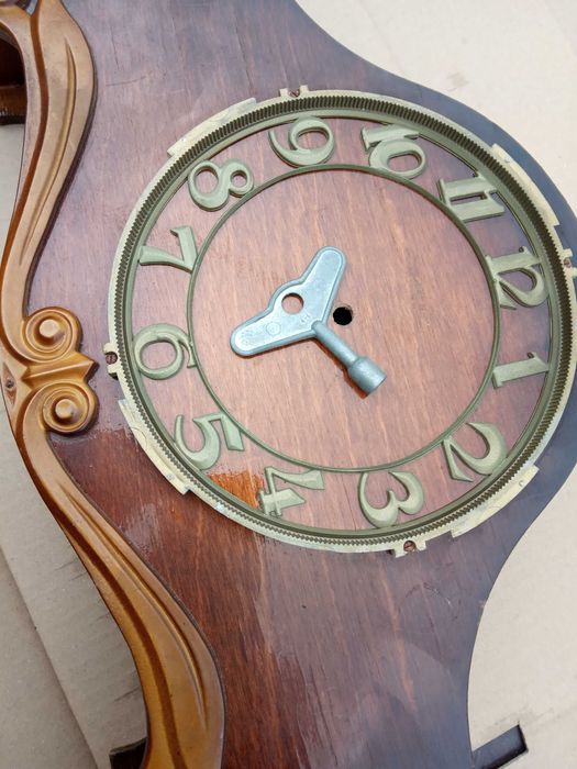 ключ на  настольные часы с боем  "Весна "( квадрат4Х4) в хорош сост.