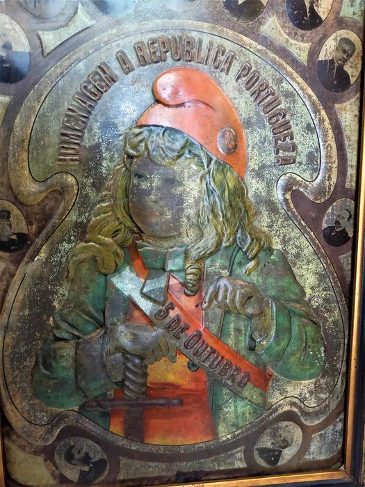 Pintura Sobre Metal Relevado Homenagem República