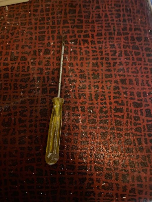 chave de parafusos amarela