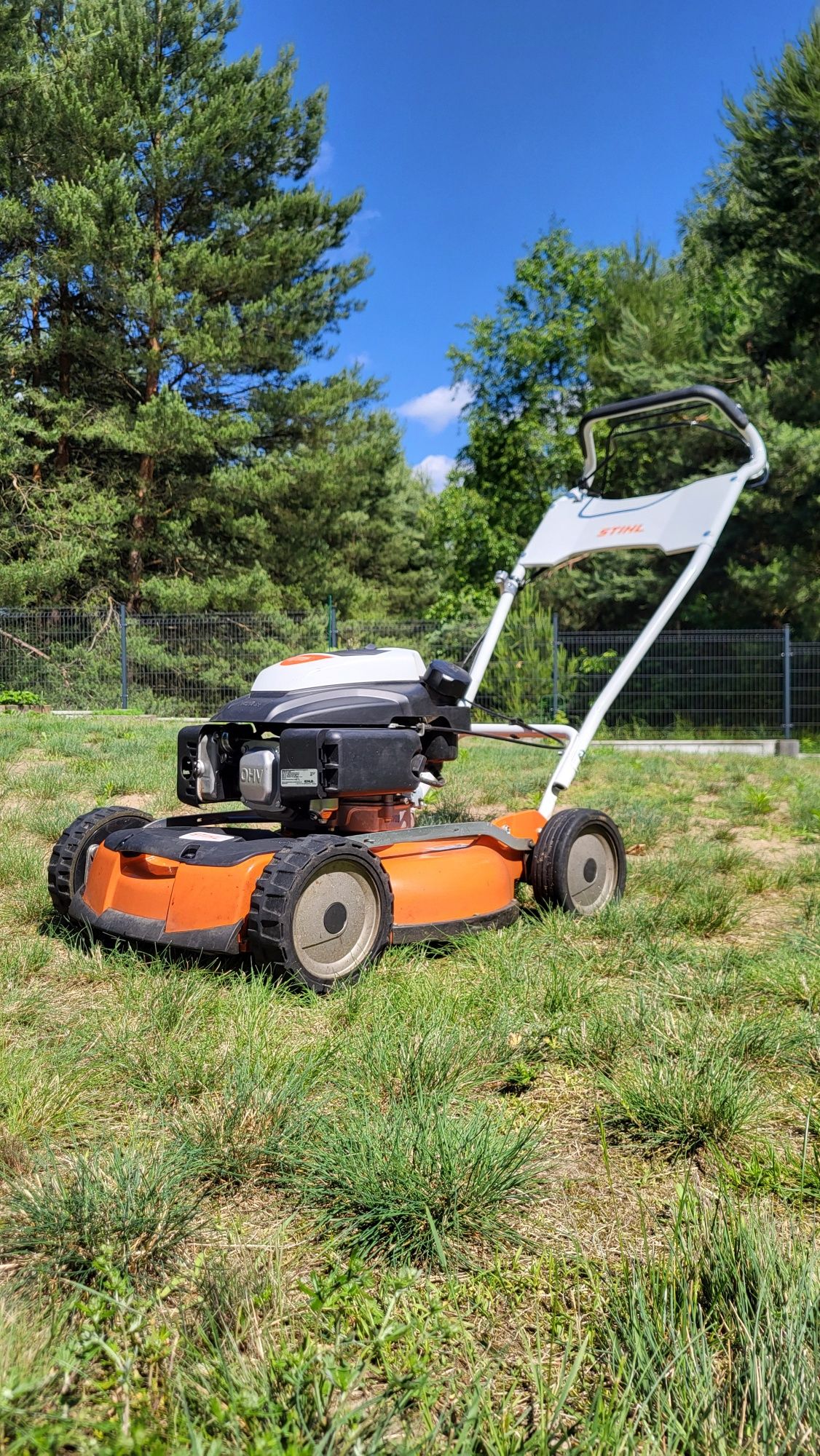 Profesjonalna kosiarka spalinowa STIHL RM 4 RTP