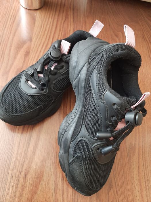 Reserved sneakersy, adidasy