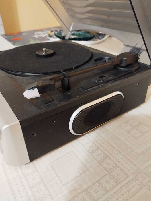 Sprawny gramofon z głośnikami radiem radio Superior TT-183