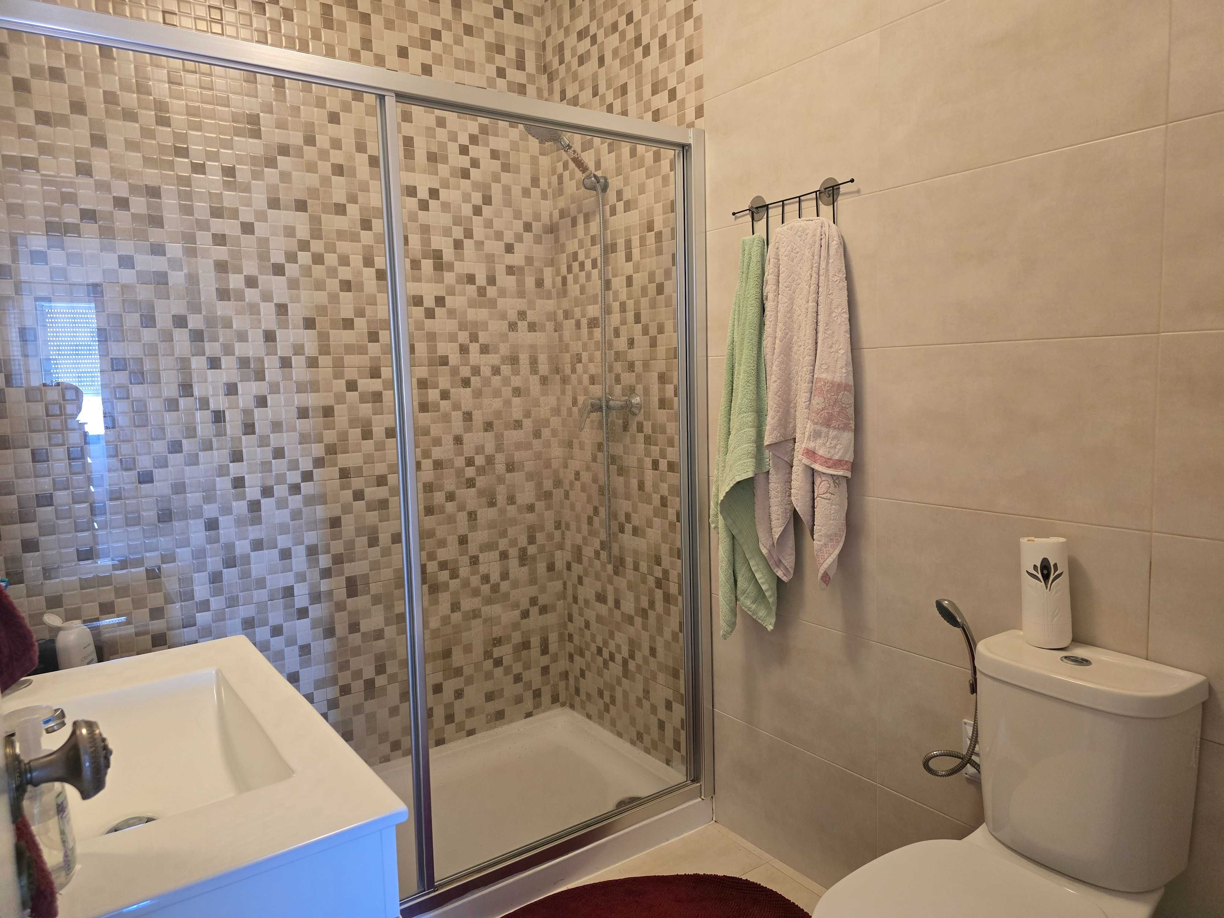 Apartamento Mobilado e Equipado para Arrendamento na Torre da Marinha