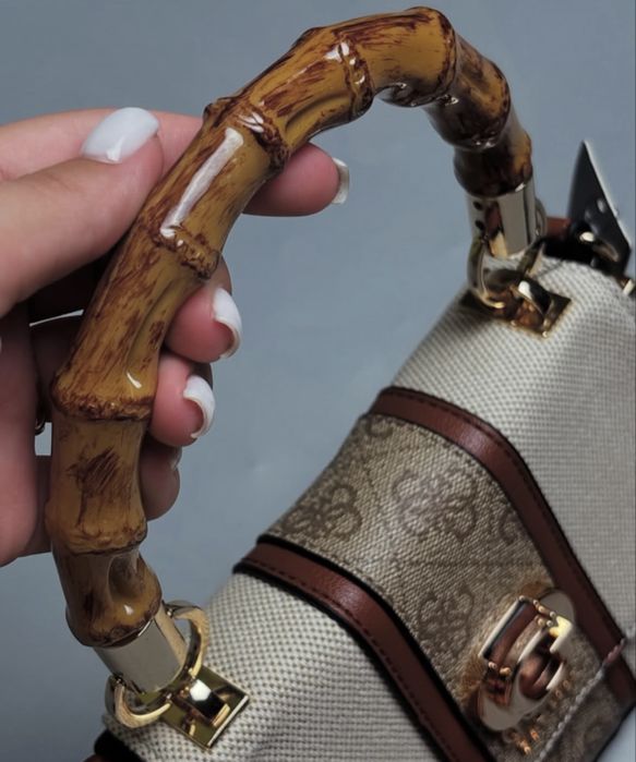 Сумка Guess в двох кольорах