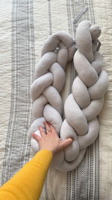 Косичка и бортик в дитяче ліжечко