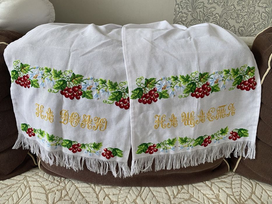 Вишитий весільний рушник
